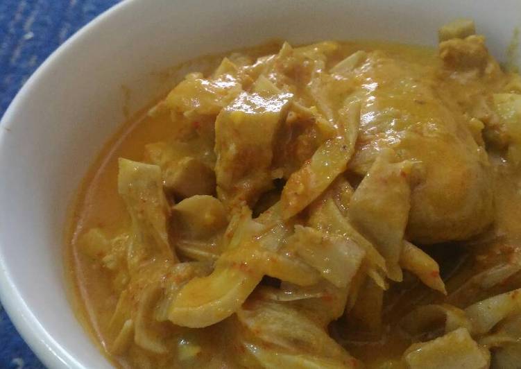 bahan dan cara membuat Gulai Ayam Cebodak (nangka muda)