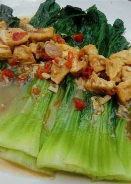 Pokcay (sawi sendok) siram tahu saus tiram
