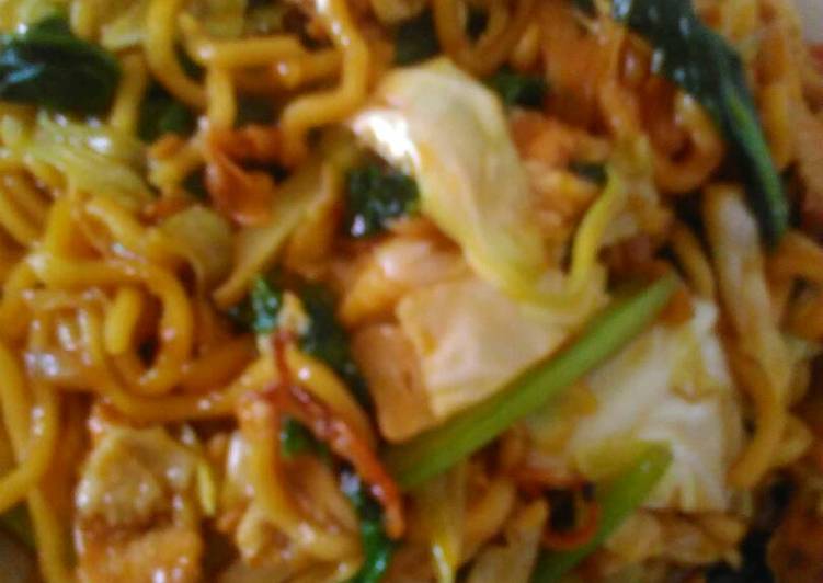 resep lengkap untuk Krengsengan mie/mie tek tek