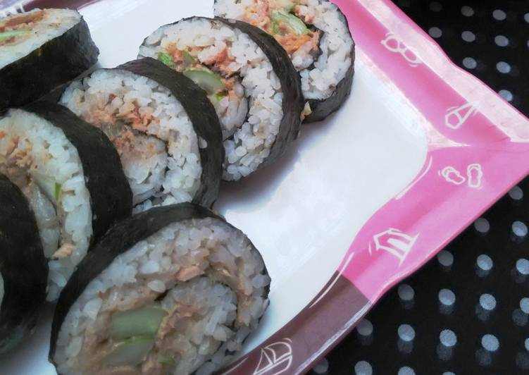 resep makanan Easy sushi roll (tuna+sayuran)