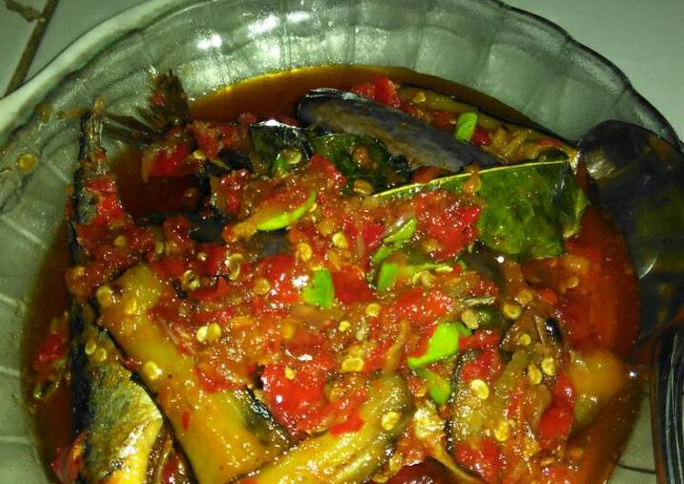 cara membuat Sambal goreng ikan cue+terong ungu pedas mantap