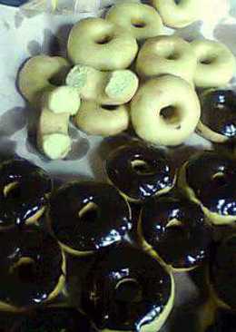 Donat santan hijau toping coklat