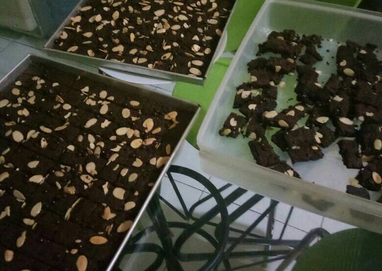 Resep Brownies almond cookies Kiriman dari Ayoe Kesongo
