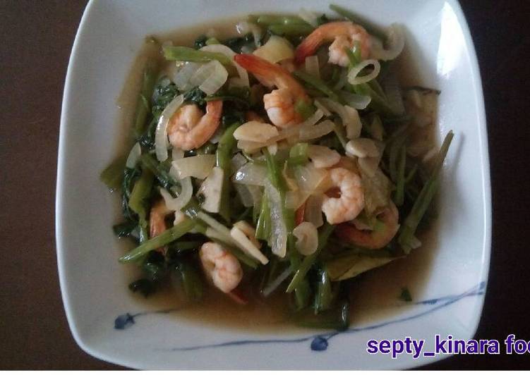 gambar untuk resep makanan Tumis Kangkung Saos Tiram Seafood