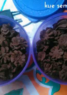 Kue Semprit Cokelat