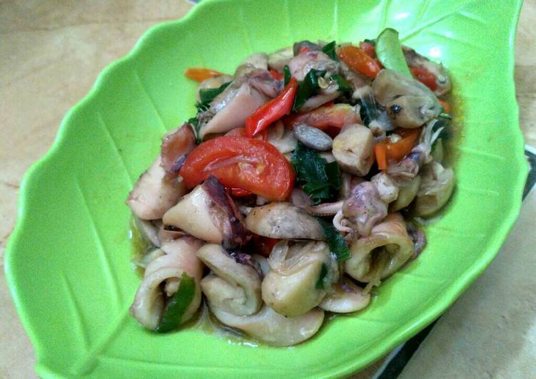 resep makanan Tumis Cumi Asin dan Jamur