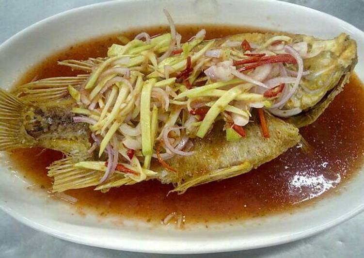 cara membuat Ikan emas goreng thai sos