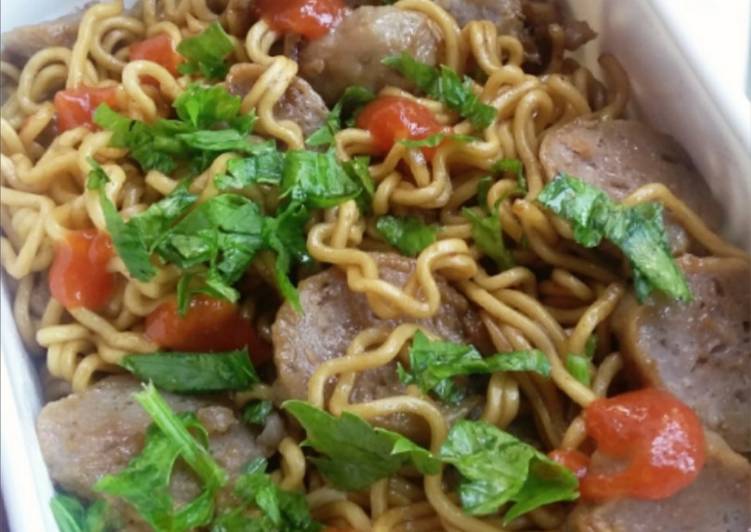 gambar untuk resep Mie Goreng Bakso Sapi ??