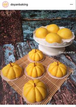 Bakpau Labu Kuning / Pumpkin steamed buns