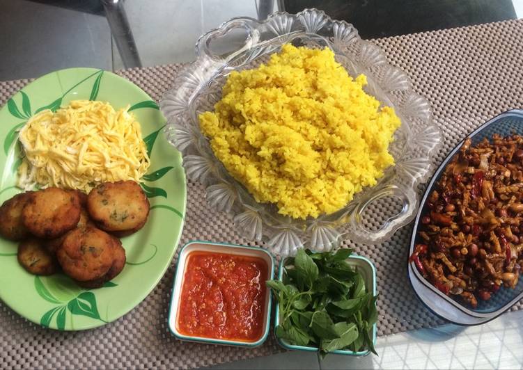 bahan dan cara membuat Nasi Kuning Rice Cooker Super Simple