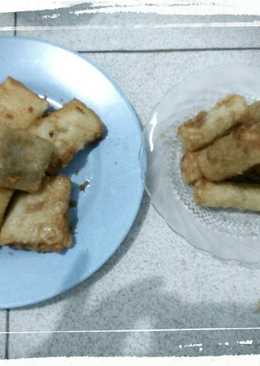 Risol vs martabak telur