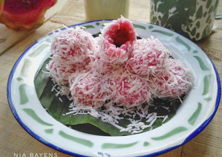 bahan dan cara membuat Klepon buah naga