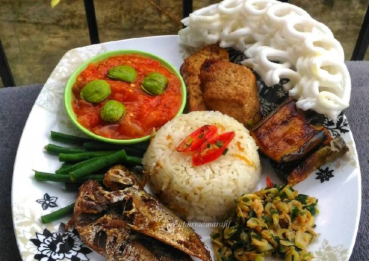 resep lengkap untuk Nasi liwet ricecooker