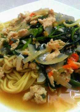 Mie Kangkung Pedas