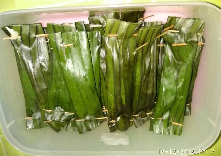 bahan dan cara membuat Otak - otak ikan tuna