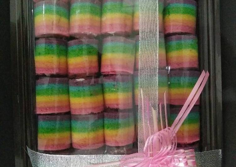 resep makanan Mini Rainbow Roll Cake