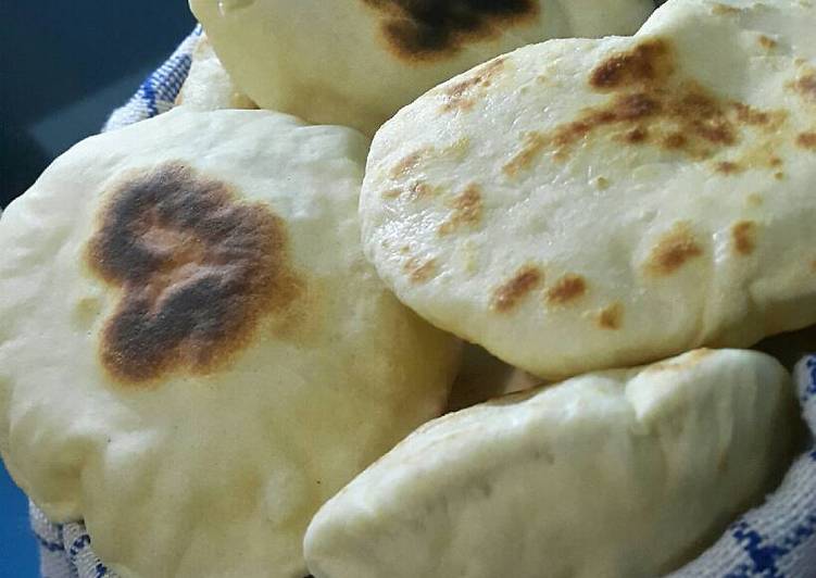 resep lengkap untuk Mini Turkish Pita Bread