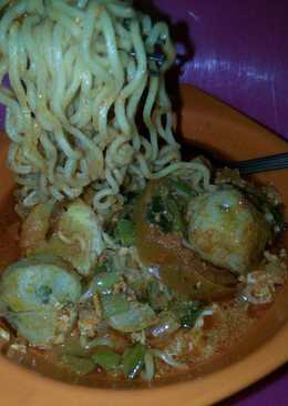 Tumis Pedes Indomie Berkawan Bakso