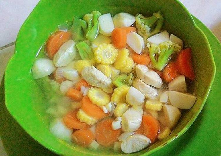 bahan dan cara membuat Sayur sop ayam ala anak kos (simpel)