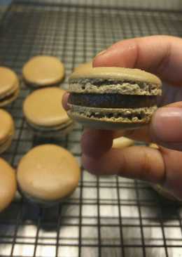 Mocha Macaroons with Chocolate ganache fillings