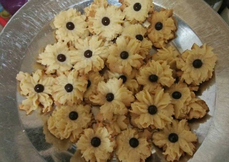 resep lengkap untuk Kue Kering Semprit Irit