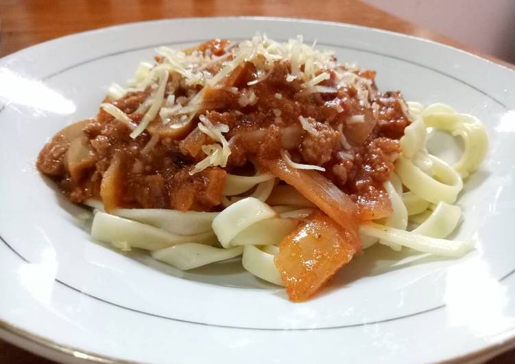 resep lengkap untuk Spagetti Bologness Homemade