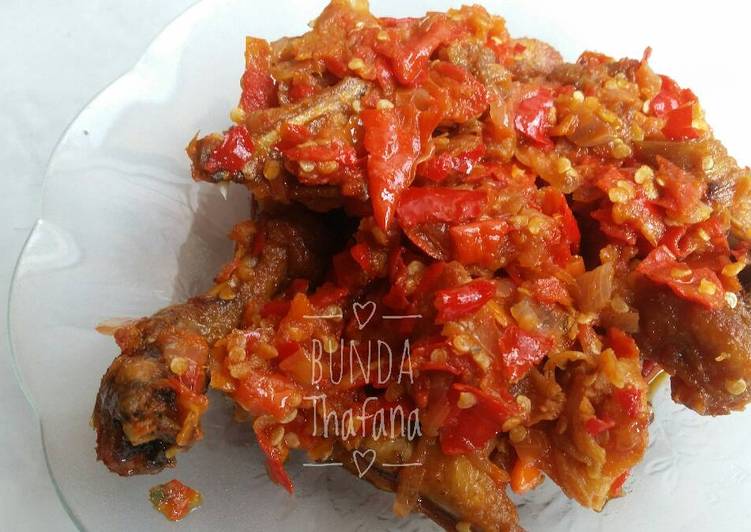 resep lengkap untuk Ayam gepuk balado