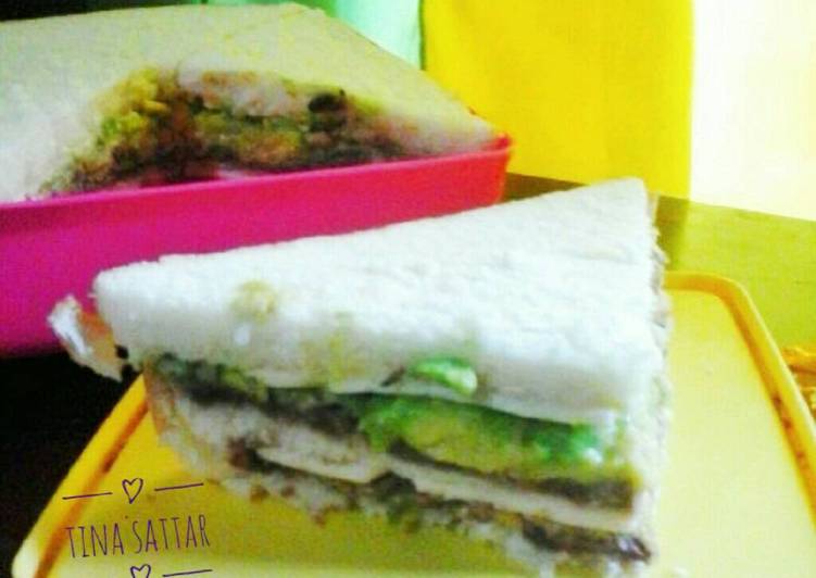 cara membuat Sandwich avocado with slice of cheese