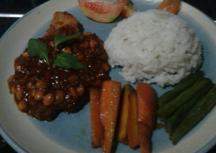  Resep Steak ayam crispy with saus kedelai oleh putri tina 