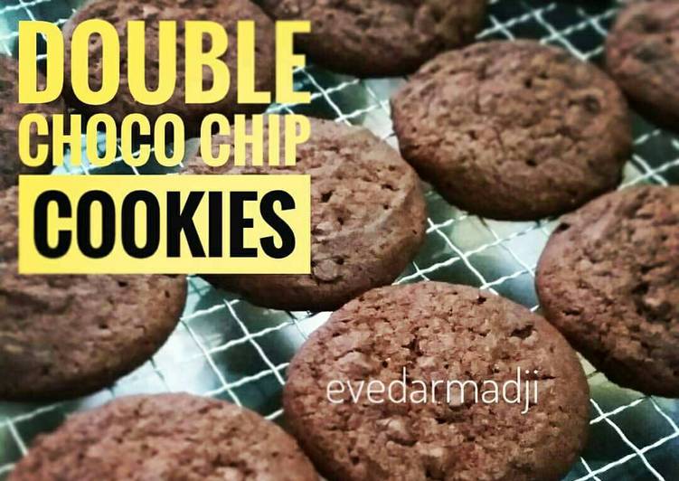 bahan dan cara membuat Double Choco Chip Cookies