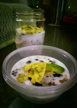 Avocado with Choco Granola & Prune Yoghurt Overnight Oats