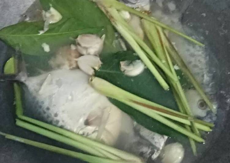 bahan dan cara membuat Pindang Ikan Empe