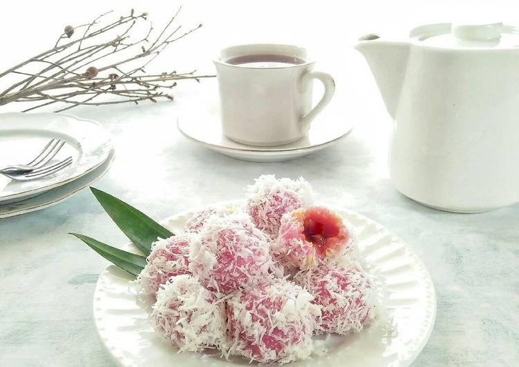 gambar untuk cara membuat Klepon Bayam Merah