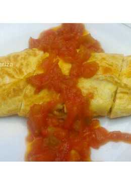 Omelet keju dengan saus pure tomat