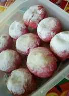 Donat buah naga isi vla putih