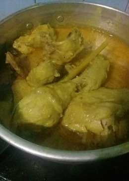 Opor ayam kuning