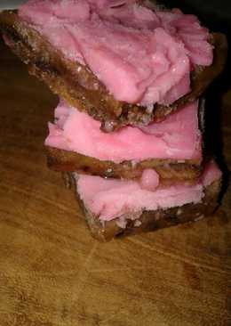 Edible Cookie Dough Bars With Creamy Strawberry Pudding