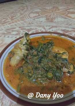 Gulai Ayam Paku Pedas