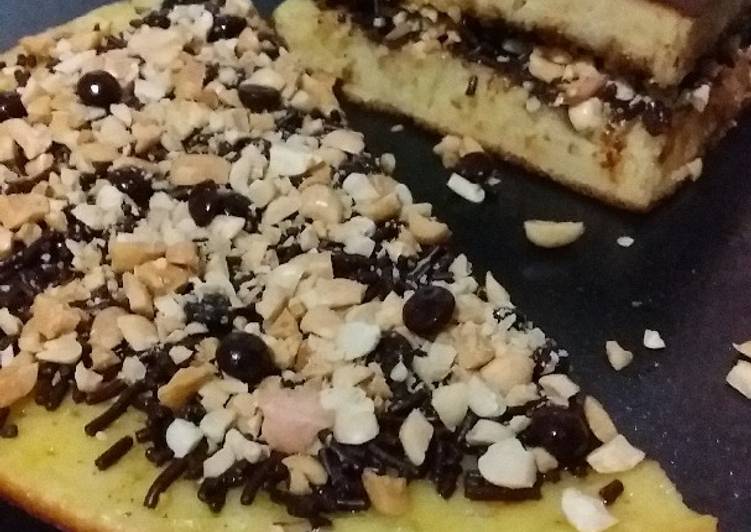 resep lengkap untuk Martabak manis teflon takaran sendok simple