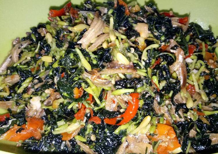 resep lengkap untuk Tumis Teri Kembang Pepaya &Daun Pepaya ????