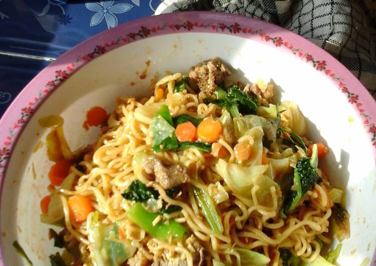 Resep mie goreng daging pelangi Kiriman dari windi hapsari