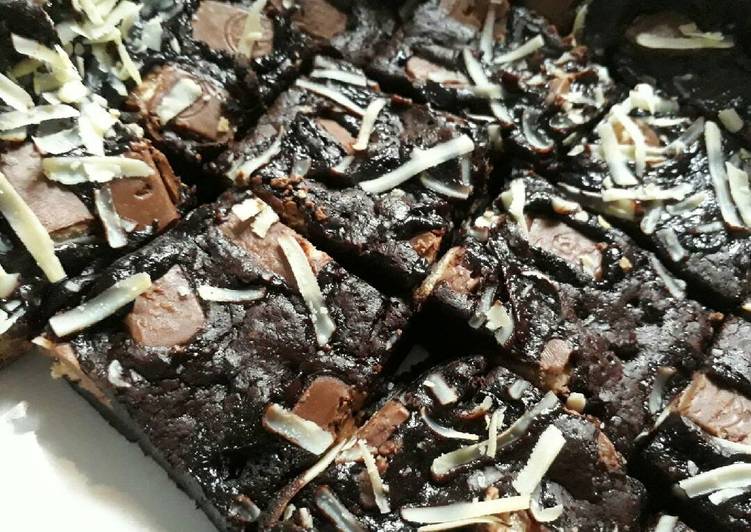 resep lengkap untuk Brownies panggang shiny crust