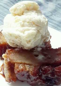 Caramel Banana Cake with Vanilla Ice Cream