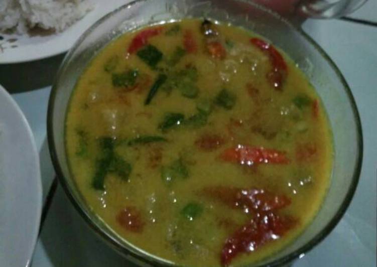 gambar untuk resep makanan Soto Kuning Santan Daging Sapi