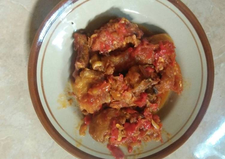 cara membuat Ayam goreng cantik cabe tomat merah special ala bunda lestri