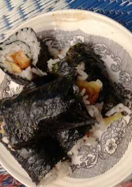 Sushi/Kimbap with sauce simple