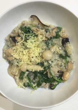 Chicken mushroom risotto with spinach