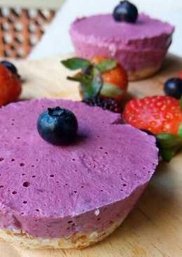 Raw Nut-Berry Ice Cream Cake