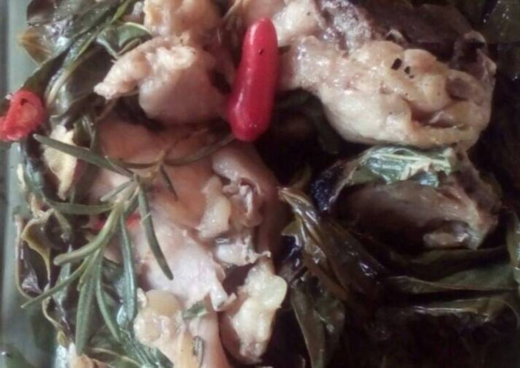 gambar untuk resep Pepes ayam rosmery dan daun singkong