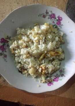 Nasi goreng mentega bekal si sulung